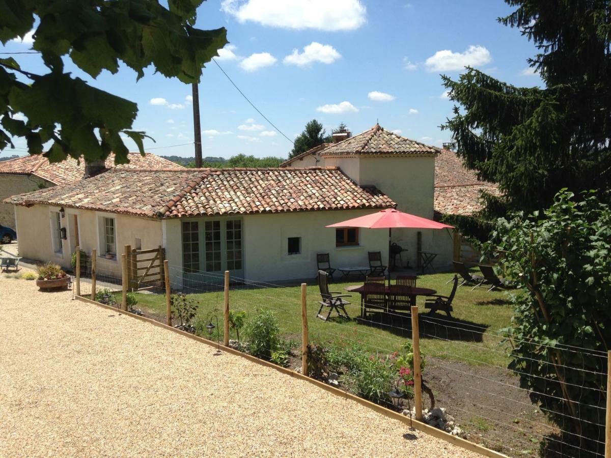 Вилла Chez Sarrazin Brossac Экстерьер фото
